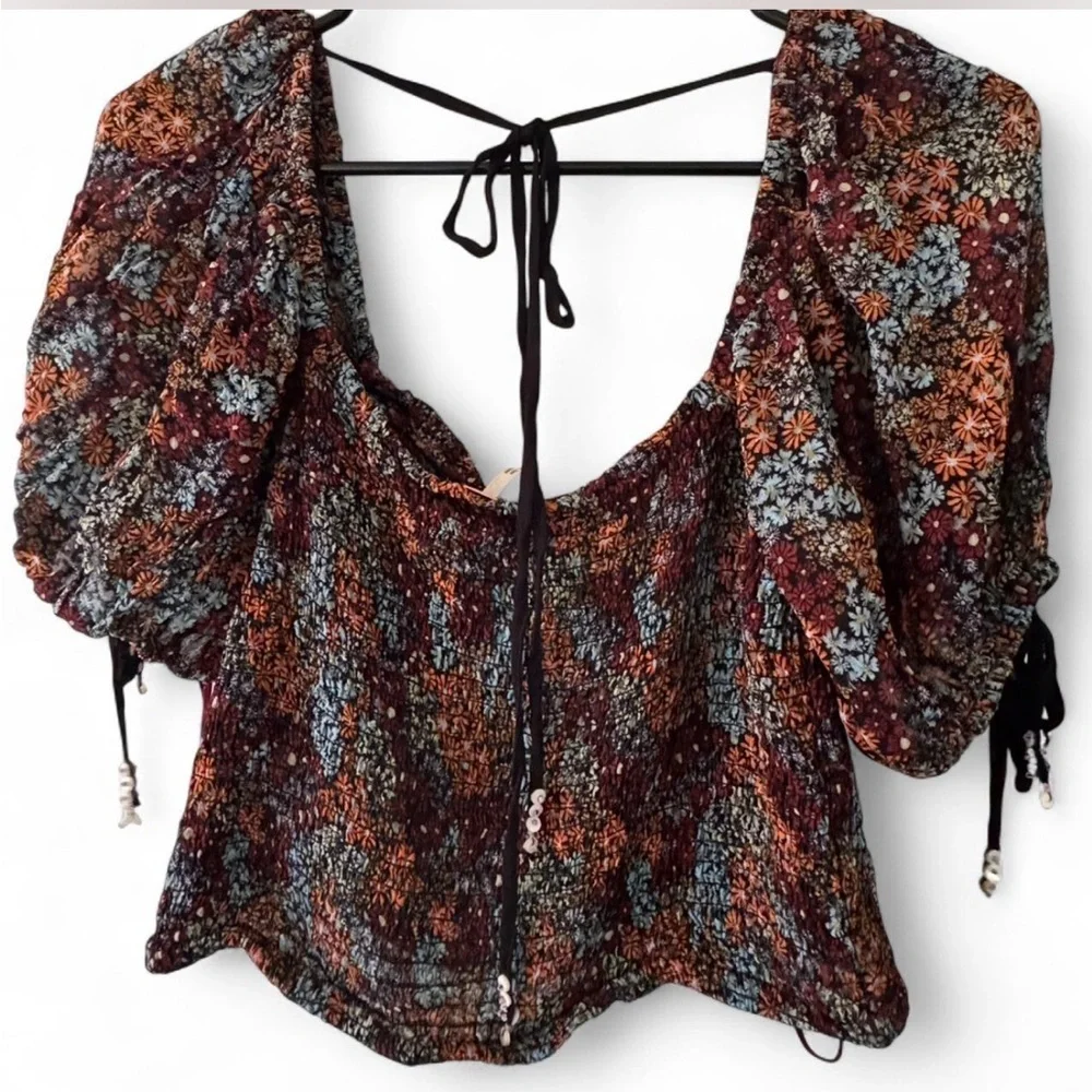 Free People floral back on top crop  Puff Sleeve top size small
